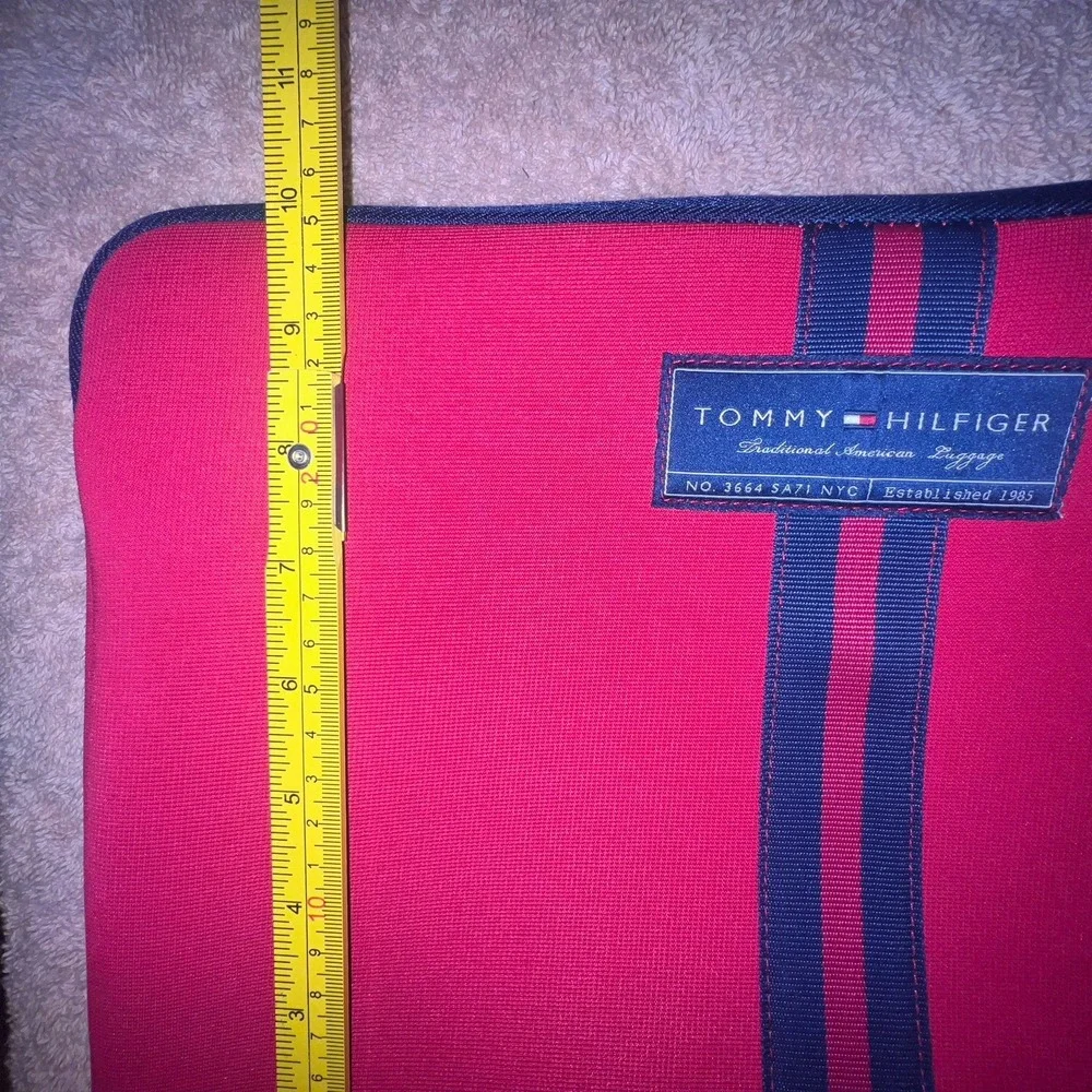 Tommy Hilfiger Protective Zippered Sleeve Laptop Case Cover Neoprene